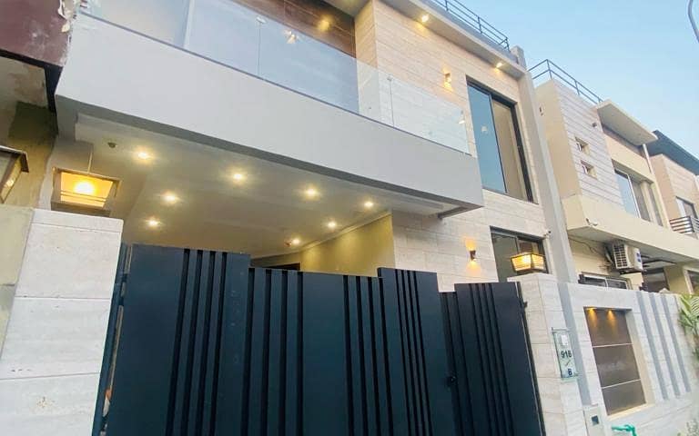 5 Marla luxury House Available For Sale In DHA 9 town Lahore 2