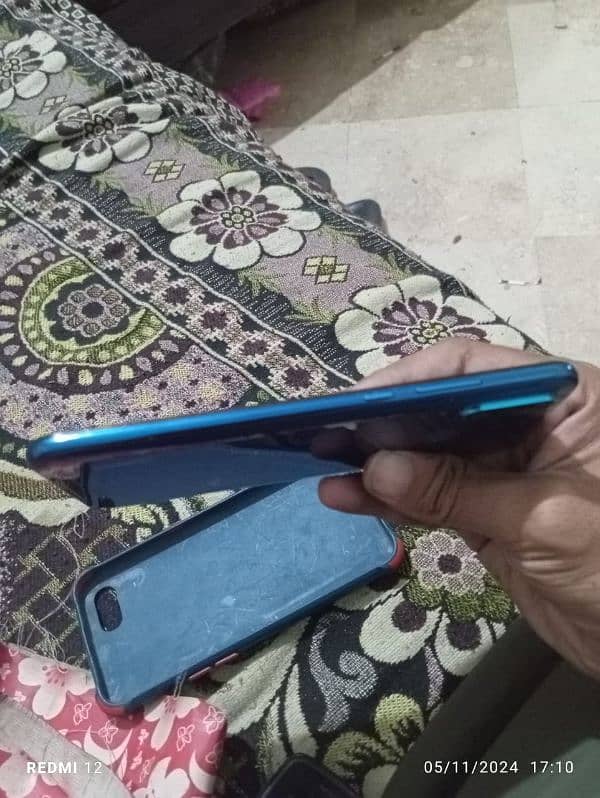 huwai p30lite 6 128 ha set bilkul ok ha sirf mobile ha 9/10 ha 7