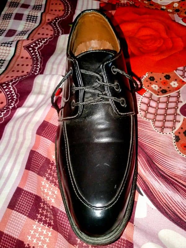 new shiny black shoes for men 1