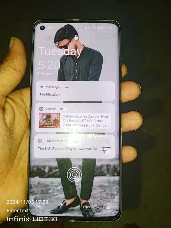 One plus 8 10/10 condition. 8/128gb. 03187876740 1