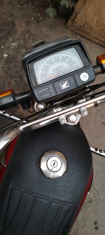 Honda CD 70cc 3