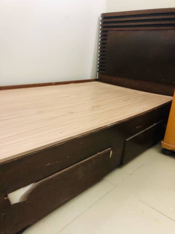 2 single bed & center table 3