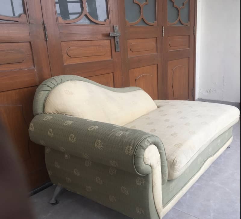 Dewan Sofa 1