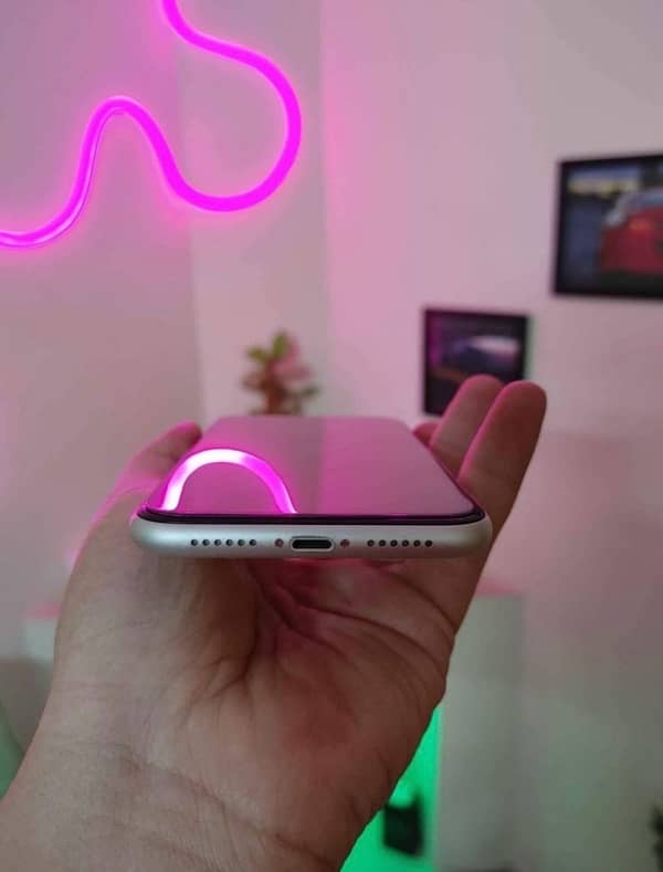 iPhone 11 64gb white colour non pta (jv) 10/10 2