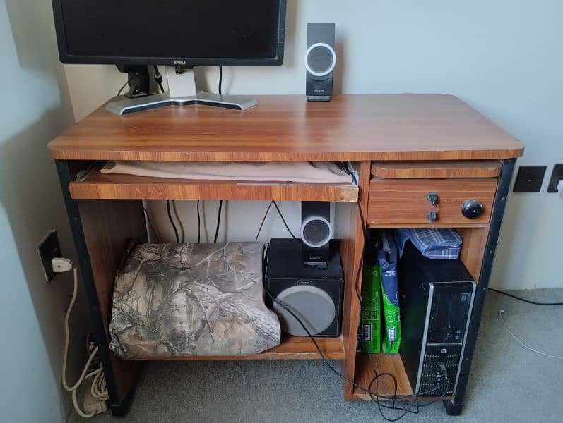 Wooden computer table 1