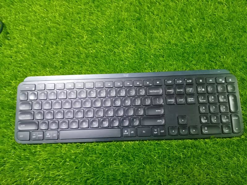 Logitech MX Keys illuminated wireless Keyboard Stock Available 4