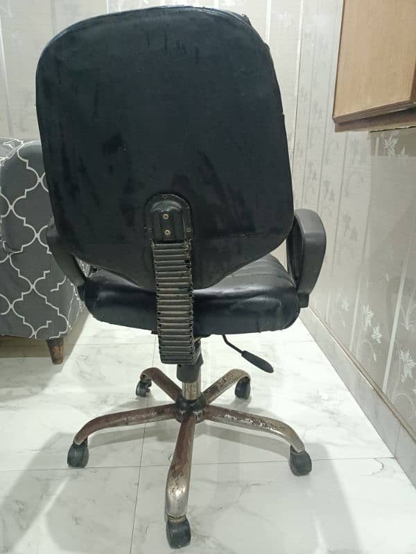 Office chair and computer table , 2 chairs for sale 4