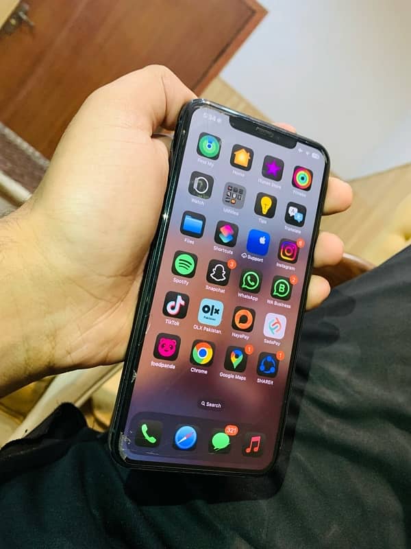 I phone 11 pro max Non pta jv…! 0