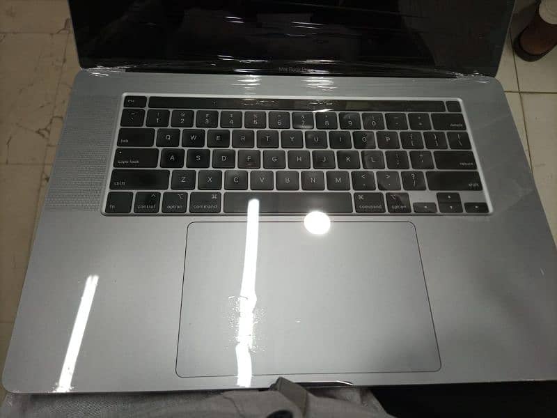 MacBook pro 2019 i7 . . . i9 16" 2