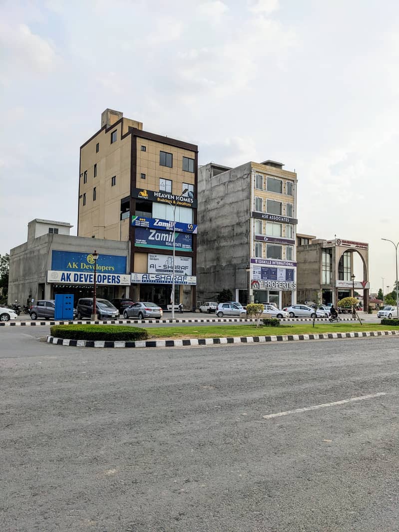 5 Marla Building's 1st Floor Available For Rent At Main Boulevard Road Lake City Lahore 6