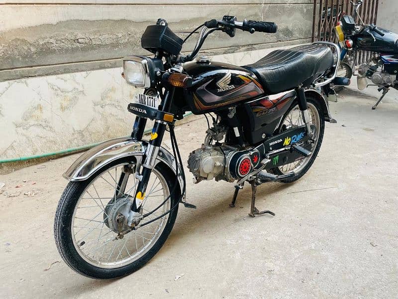 Black Honda CD70 model 2022 Urgent for sale 5