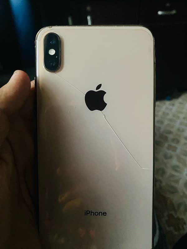 Iphone Xs max 64gb golden color 4