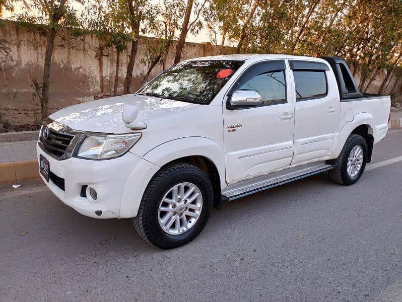 Toyota Hilux 2014 4