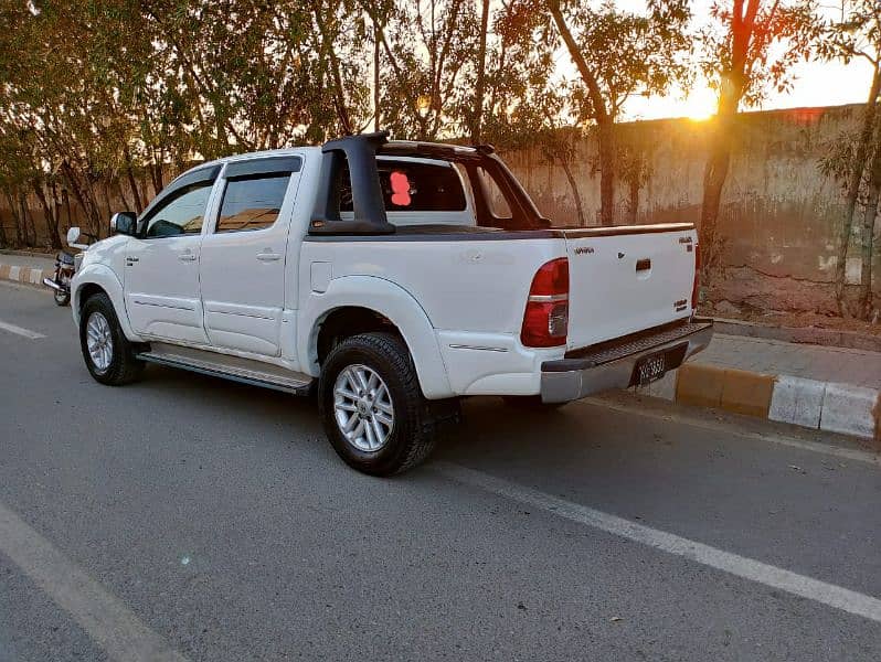 Toyota Hilux 2014 11