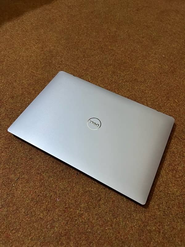 Dell Latitude 7300 0