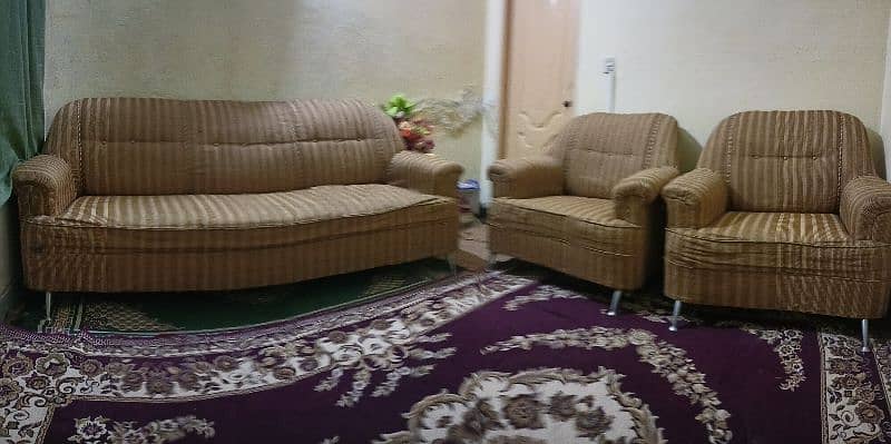 Sofa in Good condition 0