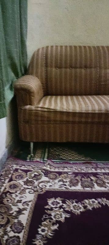 Sofa in Good condition 1