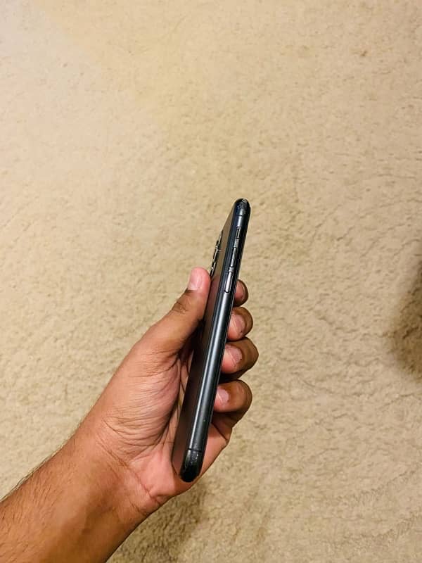 IPHONE 11 PRO(512GB) 3