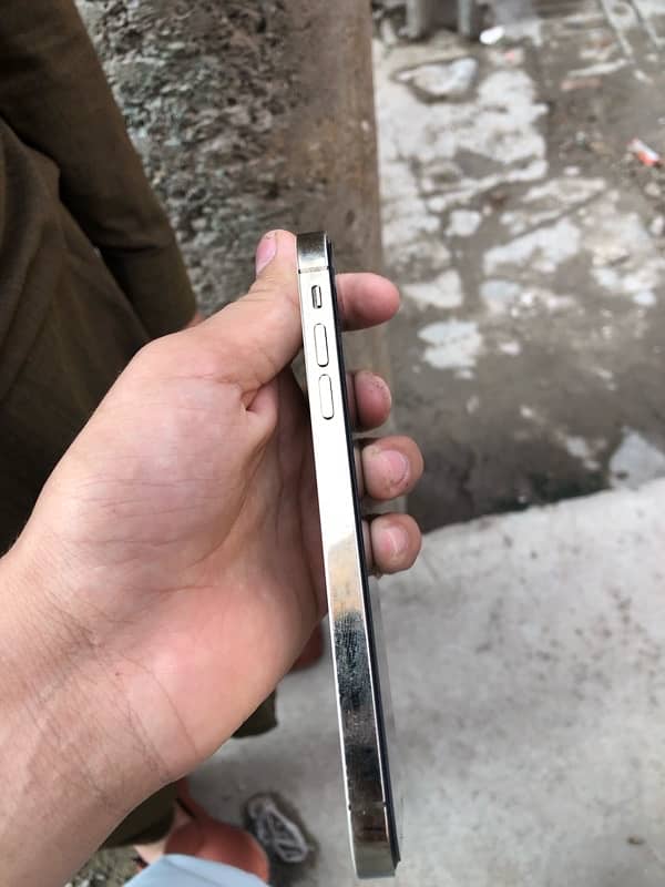 iPhone xr  Convert 13 5