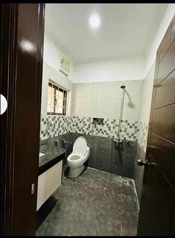 10 Marla upper Portion For Rent 10