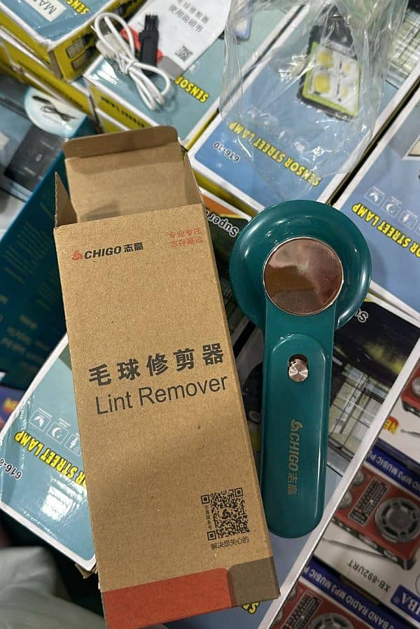 Electric Rechargeable Lint Remover 4