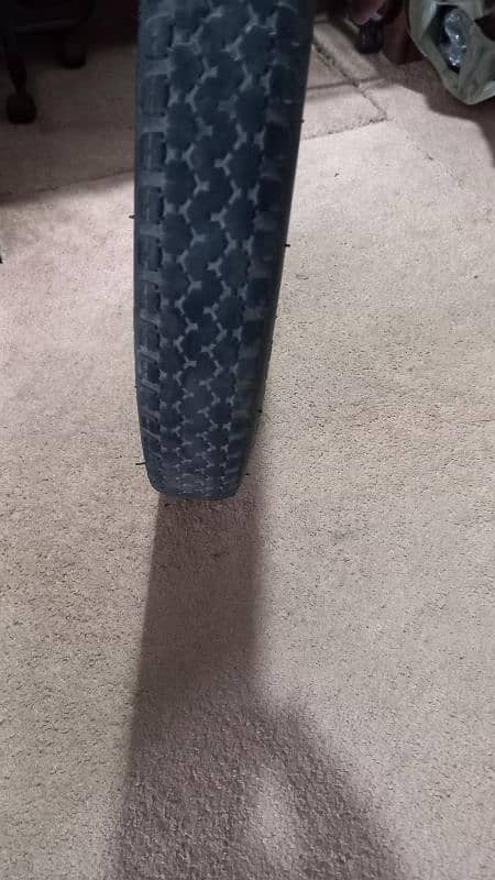 70 cc bike tyre and tube for sale in good condition 3