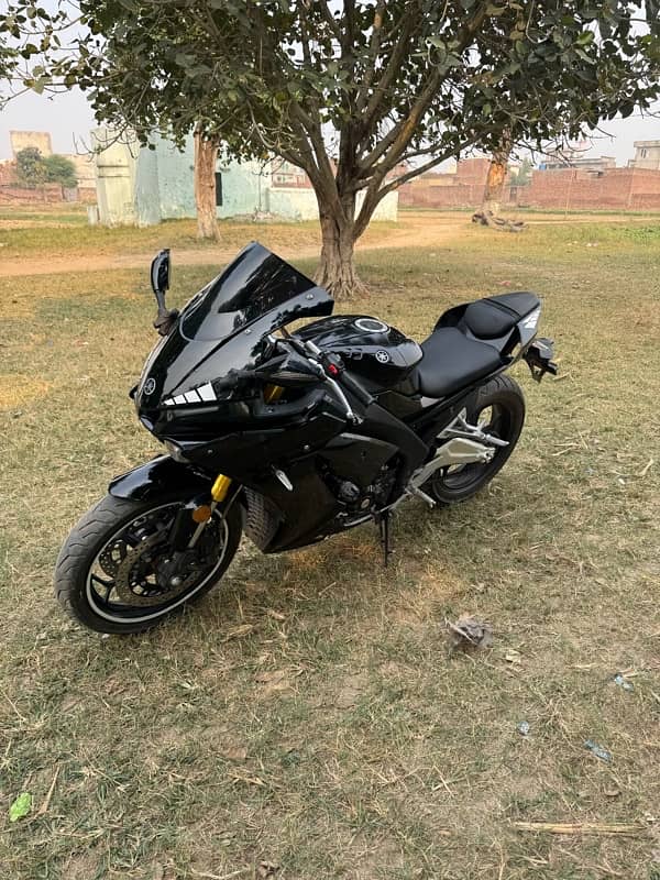 Yamaha R1 M Replica 400cc |  1028 Km Use. . 14