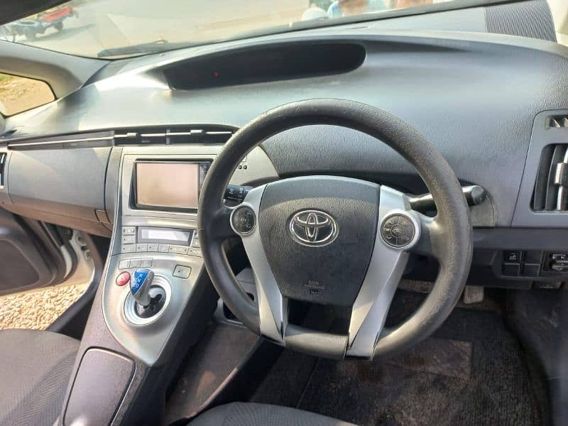 Toyota Prius 2012 9