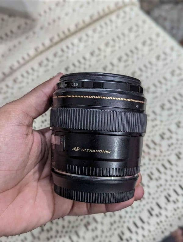 Canon 85mm 1.8 Lens 1