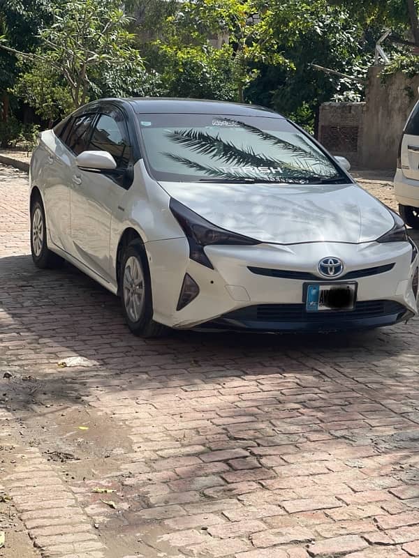 Toyota Prius 2016 1