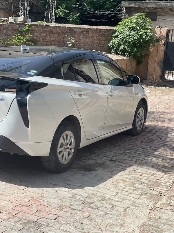 Toyota Prius 2016 4