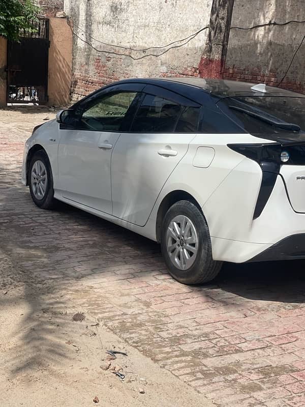 Toyota Prius 2016 5