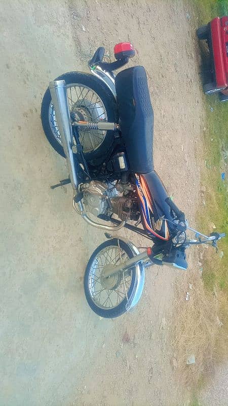 urgent sale interested person contact 03***17.15;;;;27;;664 Honda 125 1