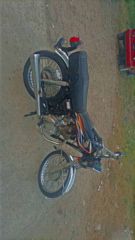 urgent sale interested person contact 03***17.15;;;;27;;664 Honda 125 2