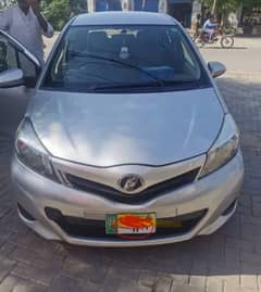 Toyota Vitz 2014 Silver vitz