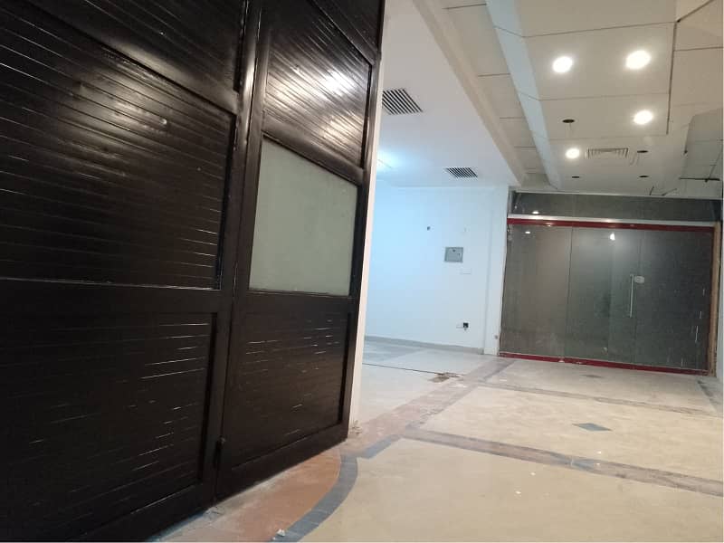 Area 1300 square Feet Brand New Corporation Office Available For Rent in Gulberg 3 Lahore 3