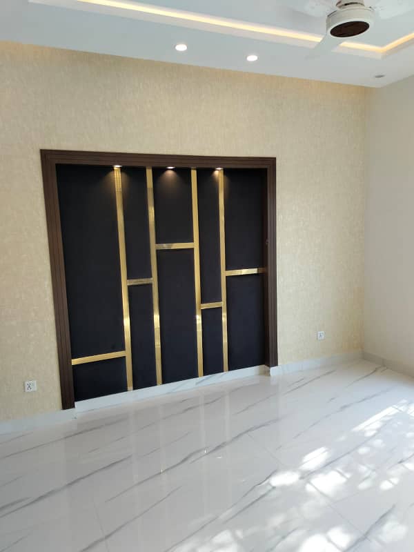 BRAND NEW 10 MARLA LUXURY HOUSE FOR RENT IN BAHRIA TOWN LAHORE 20