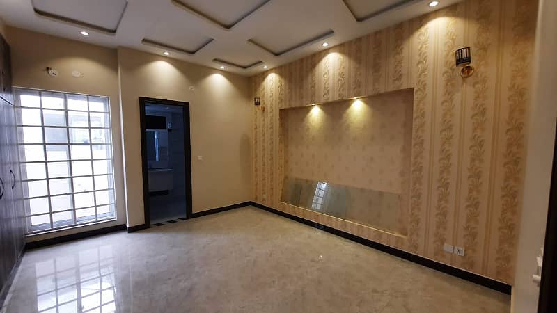 BRAND NEW 8 MARLA LUXURY HOUSE FOR RENT IN BAHRIA TOWN LAHORE 1