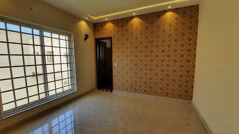 BRAND NEW 8 MARLA LUXURY HOUSE FOR RENT IN BAHRIA TOWN LAHORE 11