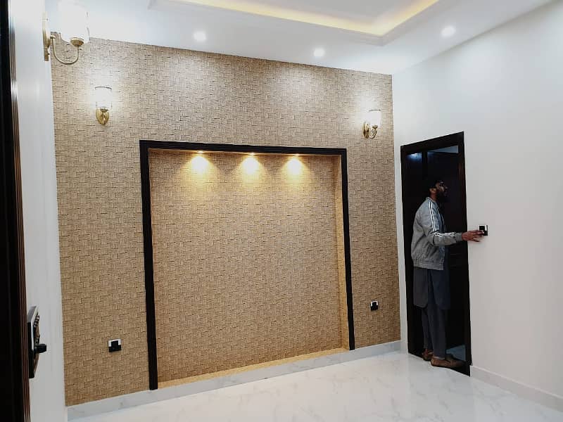 BRAND NEW 5 MARLA LUXURY HOUSE FOR RENT IN BAHRIA TOWN LAHORE 24