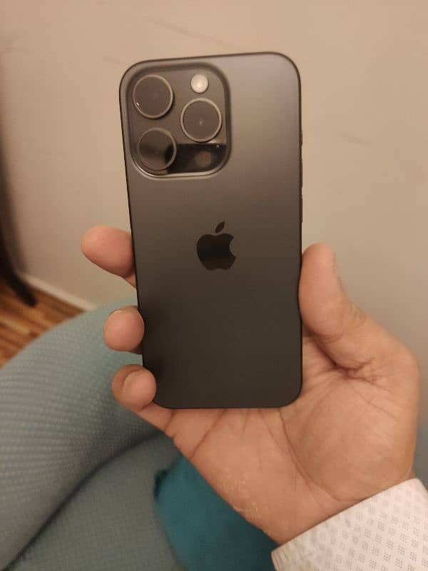 iphone 15 pro 128 GB 5