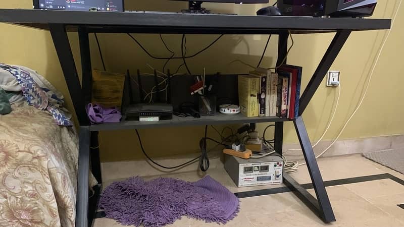 Computer table urgently selling 1