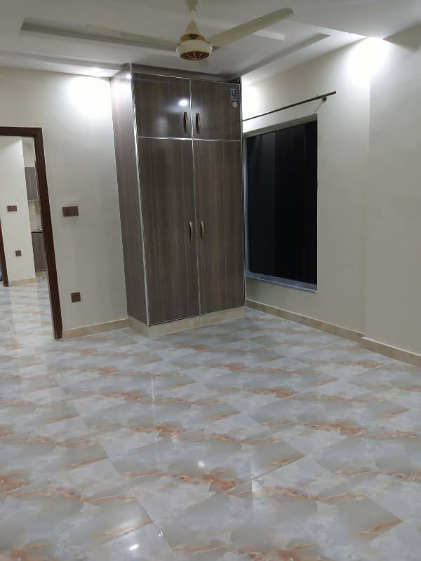 Luxury 1 Bed Flat Available For Rent In Sector E Bahria Town Lahore 5