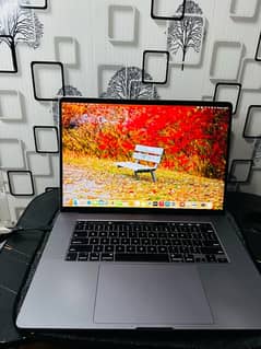 MacBook Pro 2019 16inch display