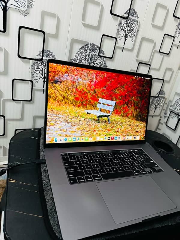 MacBook Pro 2019 16inch display 3