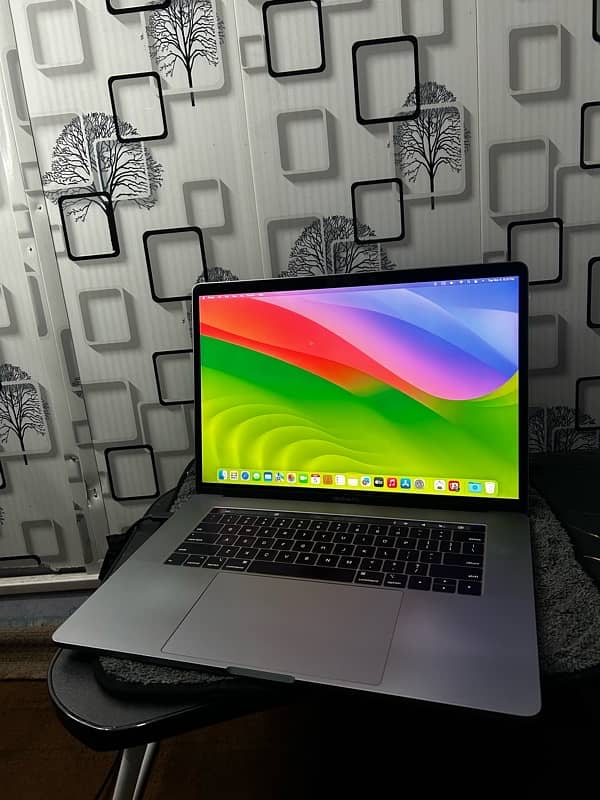 MacBook Pro 2018, 15inch Retina Display 10