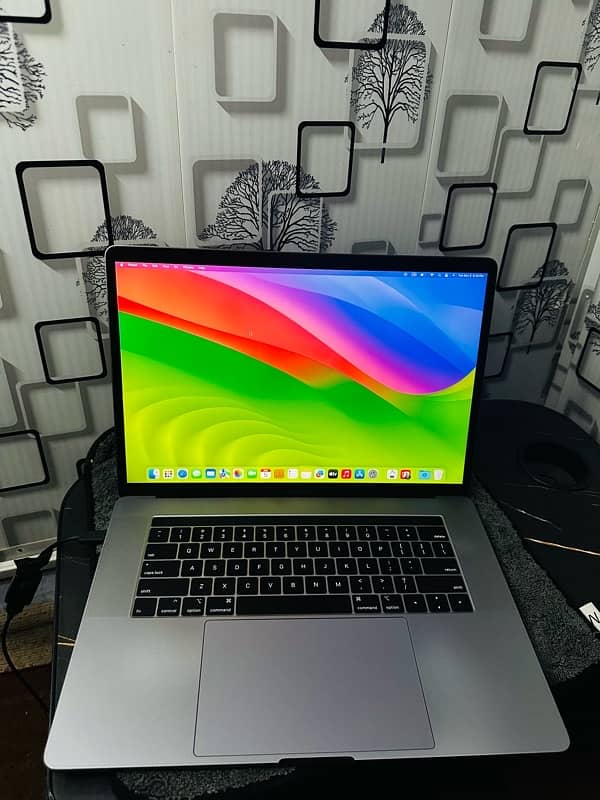 MacBook Pro 2018 16/512 4gb card 2