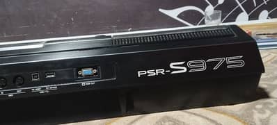 YAMAHA PSR s975