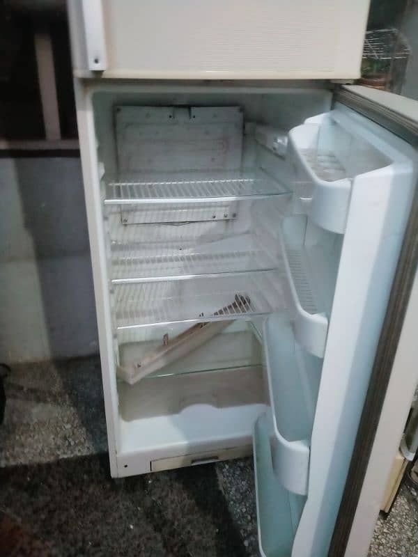 GOOD FRIDGE FOR SALE 2