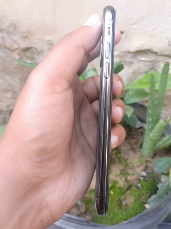 iPhone X 256GB 3